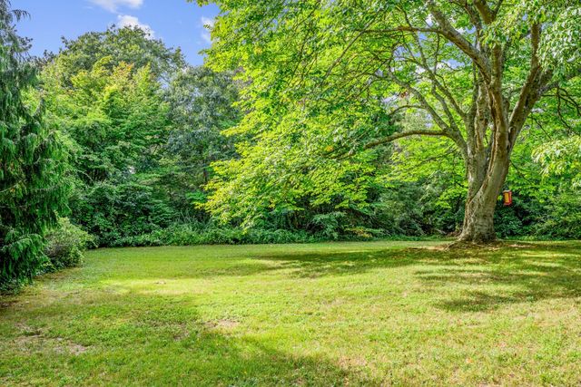 204 Waquoit Hwy, Falmouth, MA 02536