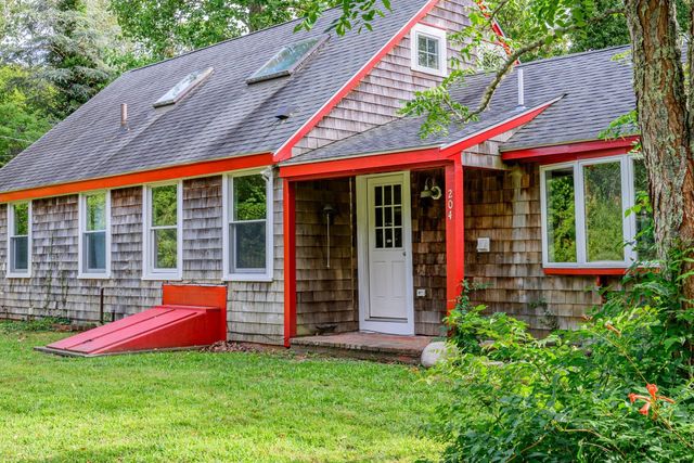 204 Waquoit Hwy, Falmouth, MA 02536