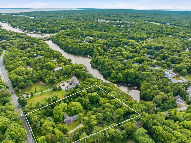204 Waquoit Hwy, Falmouth, MA 02536