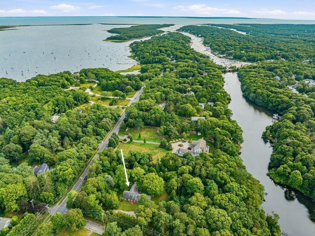 204 Waquoit Hwy, Falmouth, MA 02536