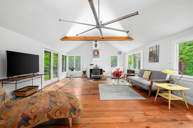 204 Waquoit Hwy, Falmouth, MA 02536