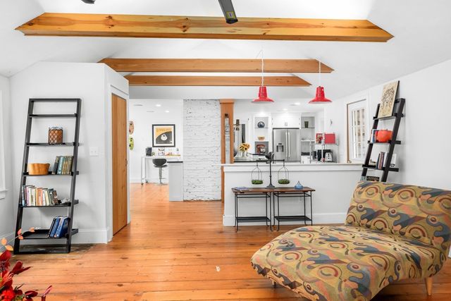 204 Waquoit Hwy, Falmouth, MA 02536