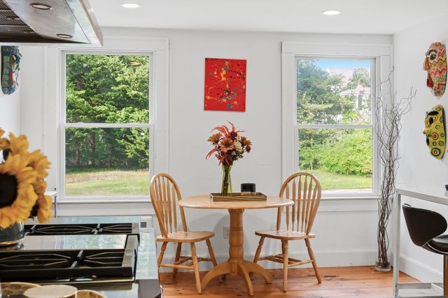 204 Waquoit Hwy, Falmouth, MA 02536