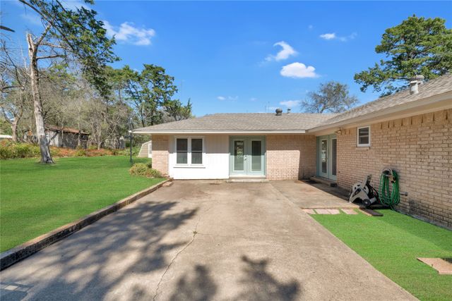 1020 Tower Drive, Cedar Hill, TX 75104