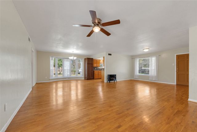 1020 Tower Drive, Cedar Hill, TX 75104