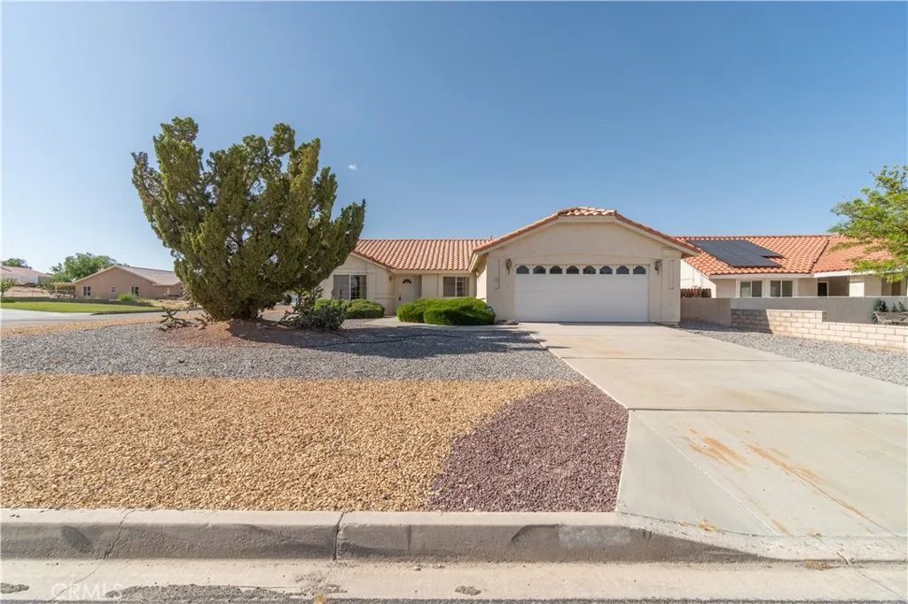 14744 Crofton Lane, Helendale, CA 92342