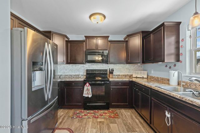 609 Duncan Drive, Richlands, NC 28574