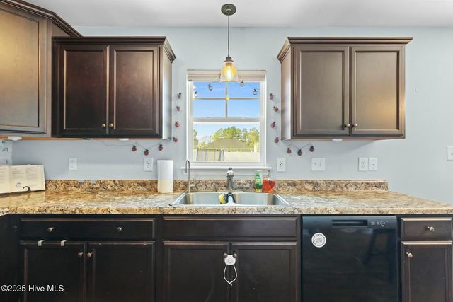 609 Duncan Drive, Richlands, NC 28574