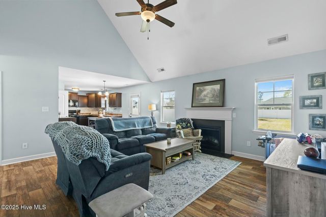 609 Duncan Drive, Richlands, NC 28574