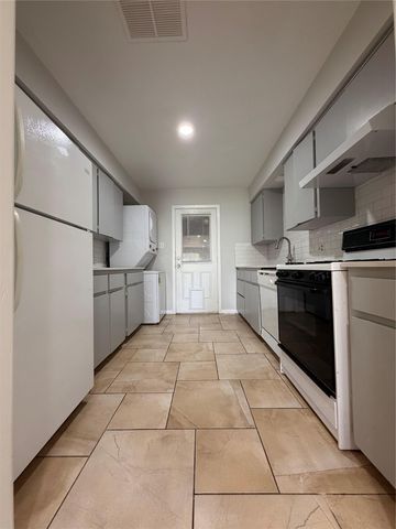 604 Gaylor ST A, Austin, TX 78752