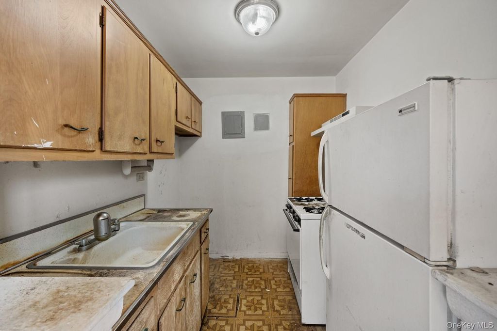 9906 58th Avenue 5L, Corona, NY 11368 — photo 4