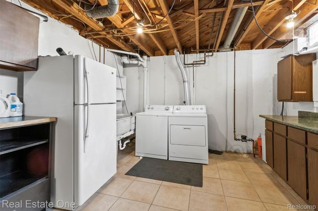 6118 Amboy Street, Dearborn Heights, MI 48127