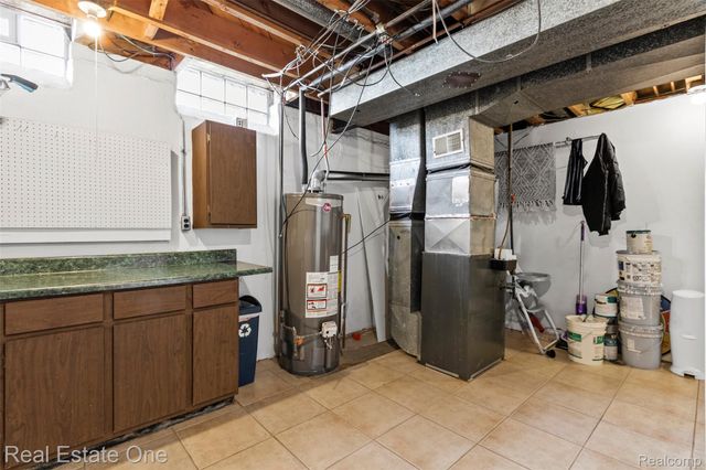 6118 Amboy Street, Dearborn Heights, MI 48127