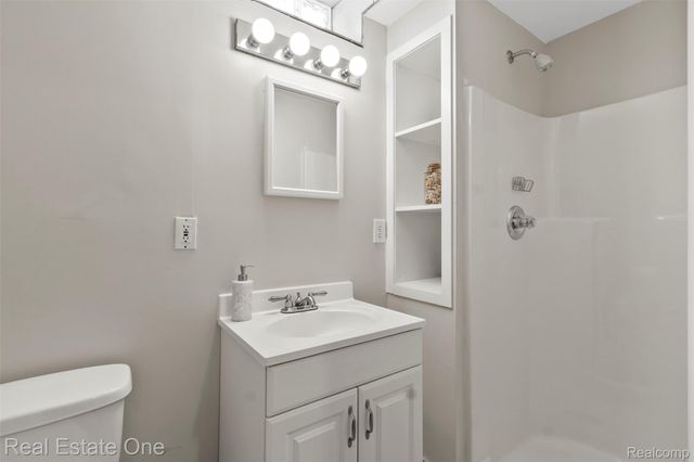 6118 Amboy Street, Dearborn Heights, MI 48127