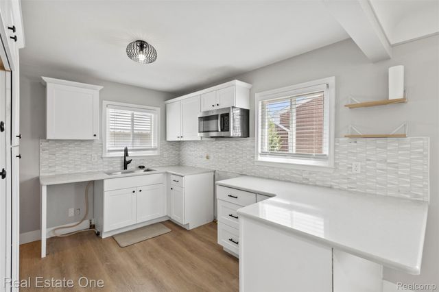 6118 Amboy Street, Dearborn Heights, MI 48127