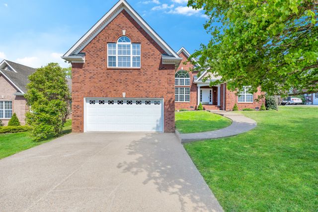 1004 Notting Hill Dr, Gallatin, TN 37066