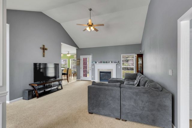 1004 Notting Hill Dr, Gallatin, TN 37066