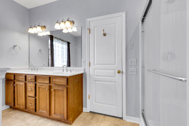 1004 Notting Hill Dr, Gallatin, TN 37066