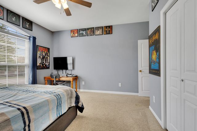 1004 Notting Hill Dr, Gallatin, TN 37066