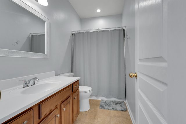 1004 Notting Hill Dr, Gallatin, TN 37066