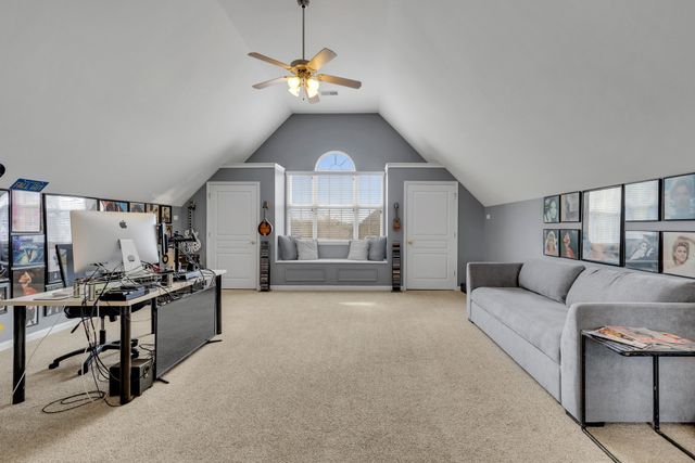 1004 Notting Hill Dr, Gallatin, TN 37066