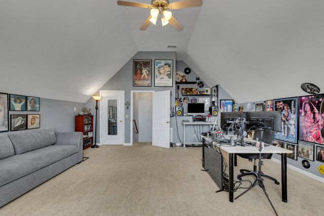 1004 Notting Hill Dr, Gallatin, TN 37066