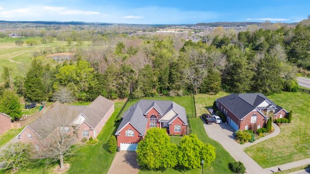 1004 Notting Hill Dr, Gallatin, TN 37066