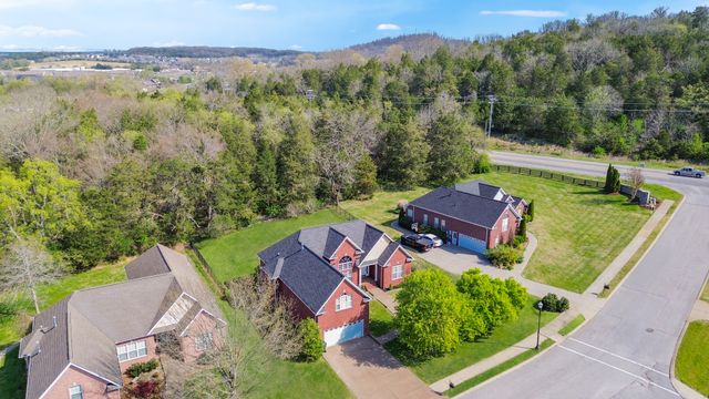 1004 Notting Hill Dr, Gallatin, TN 37066