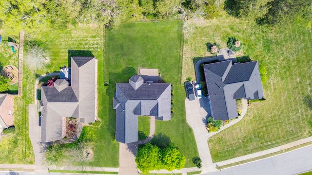 1004 Notting Hill Dr, Gallatin, TN 37066