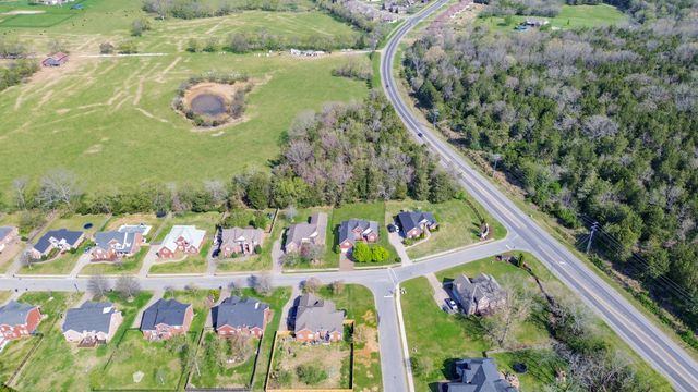 1004 Notting Hill Dr, Gallatin, TN 37066