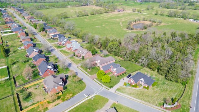 1004 Notting Hill Dr, Gallatin, TN 37066