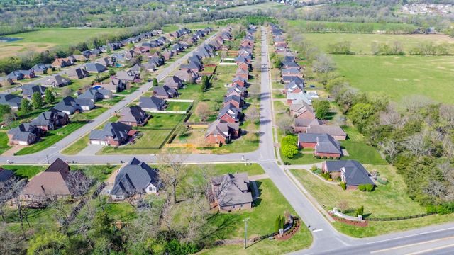 1004 Notting Hill Dr, Gallatin, TN 37066