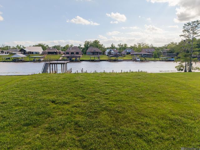 18718 Bayou Pierre Dr, Maurepas, LA 70449