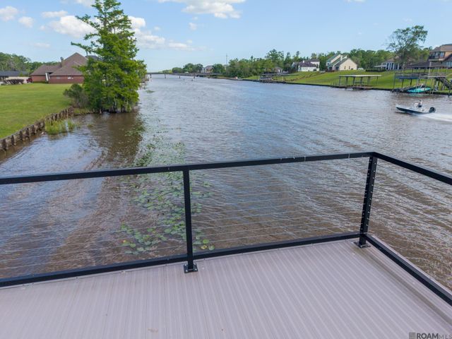 18718 Bayou Pierre Dr, Maurepas, LA 70449