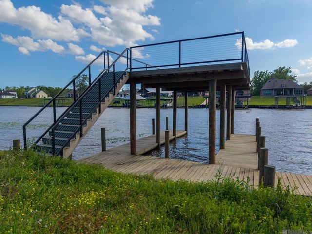 18718 Bayou Pierre Dr, Maurepas, LA 70449