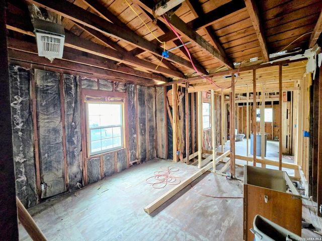 331 Weinberg, San Antonio, TX 78214