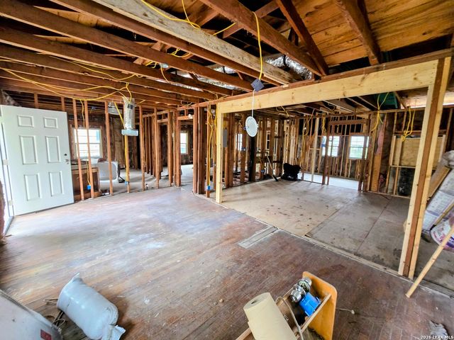 331 Weinberg, San Antonio, TX 78214