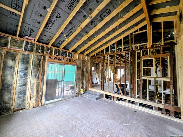 331 Weinberg, San Antonio, TX 78214