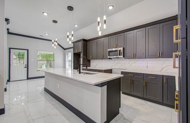14414 Castle Cove Lane, Houston, TX 77044