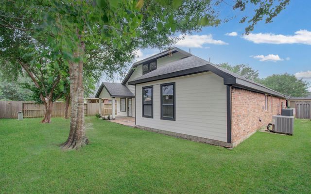 14414 Castle Cove Lane, Houston, TX 77044