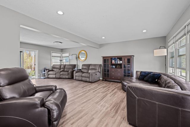 2924 116th Avenue NW, Coon Rapids, MN 55433