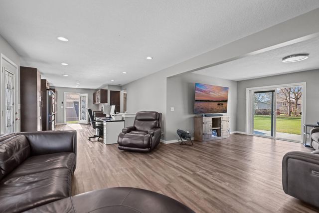 2924 116th Avenue NW, Coon Rapids, MN 55433