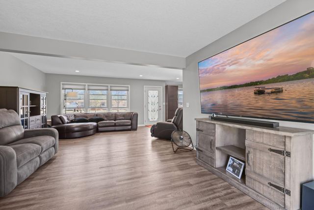 2924 116th Avenue NW, Coon Rapids, MN 55433