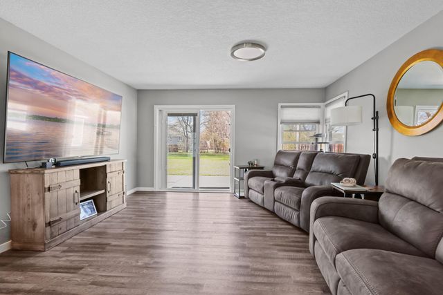 2924 116th Avenue NW, Coon Rapids, MN 55433