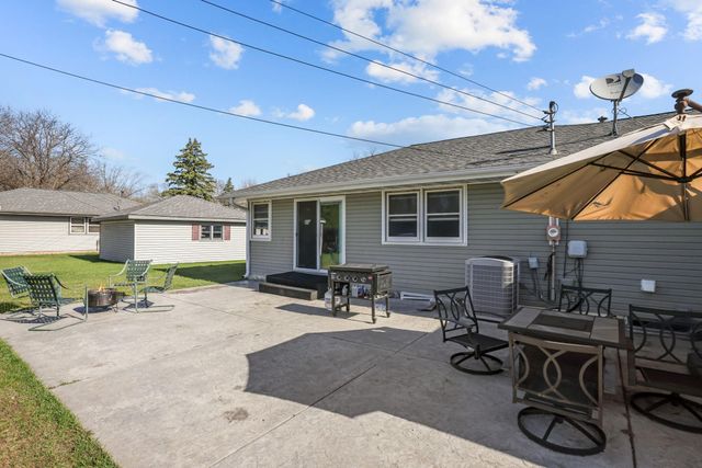 2924 116th Avenue NW, Coon Rapids, MN 55433