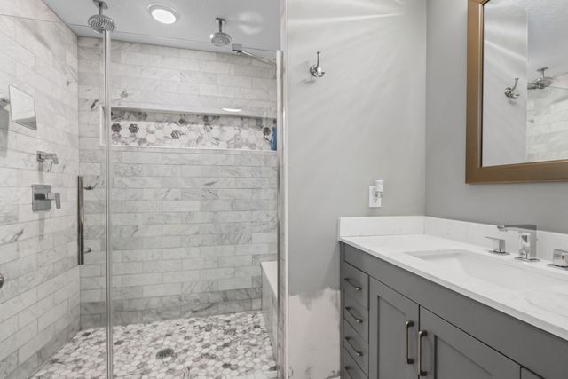 2924 116th Avenue NW, Coon Rapids, MN 55433