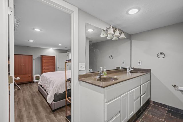 2924 116th Avenue NW, Coon Rapids, MN 55433