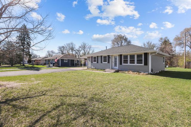 2924 116th Avenue NW, Coon Rapids, MN 55433