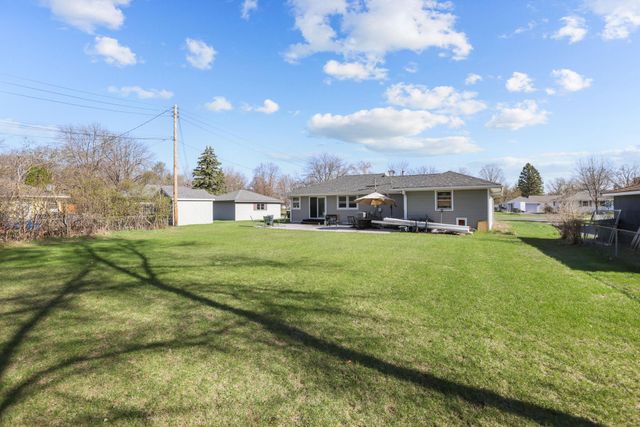 2924 116th Avenue NW, Coon Rapids, MN 55433