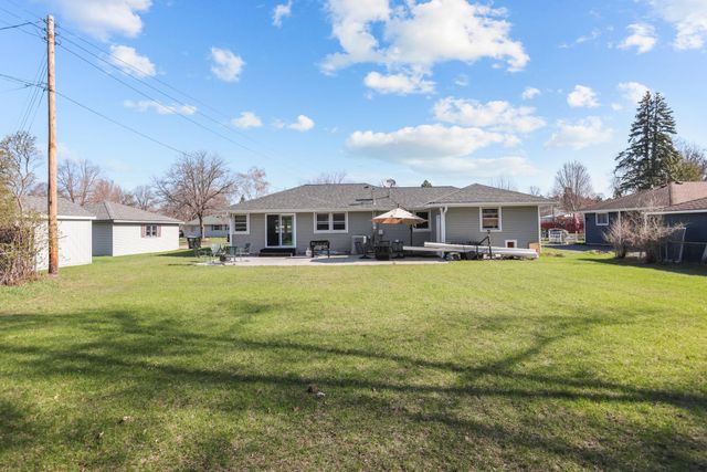 2924 116th Avenue NW, Coon Rapids, MN 55433